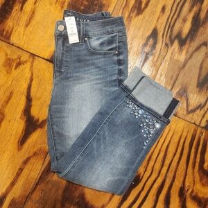 NWT White House Black Market Everyday Soft Crop Embellished Jean 6P
